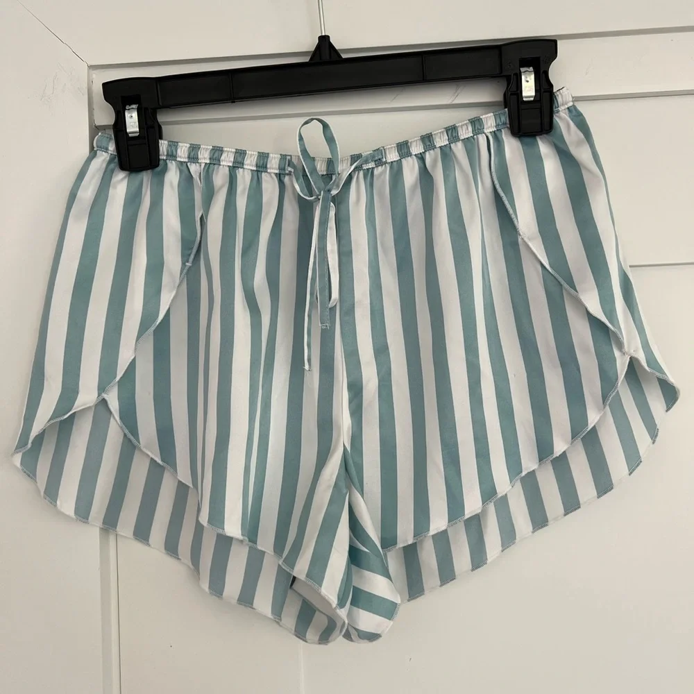 Gilly Hicks, Silk Shorts - Picture 1 of 6